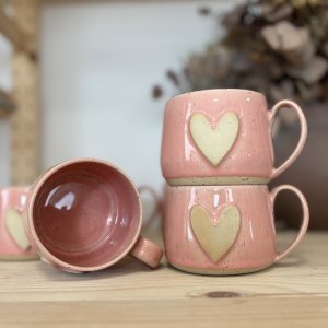 Skodelica roza srčica cca 3 dcl